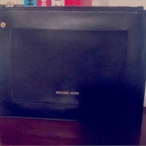 Michael kors clutch